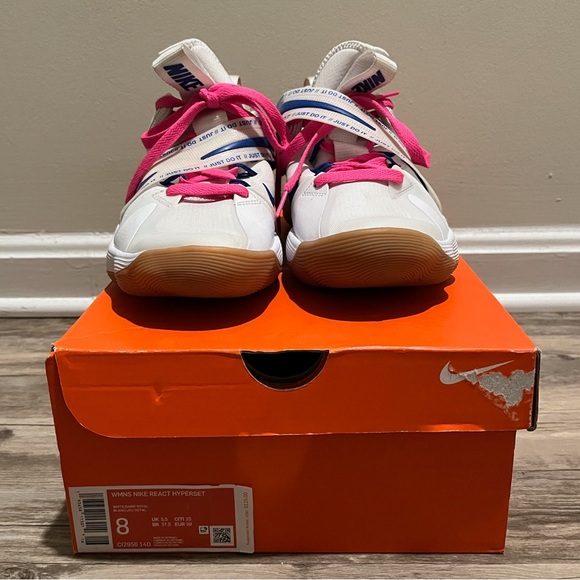 Nike Shoes - Nike React Hyperset